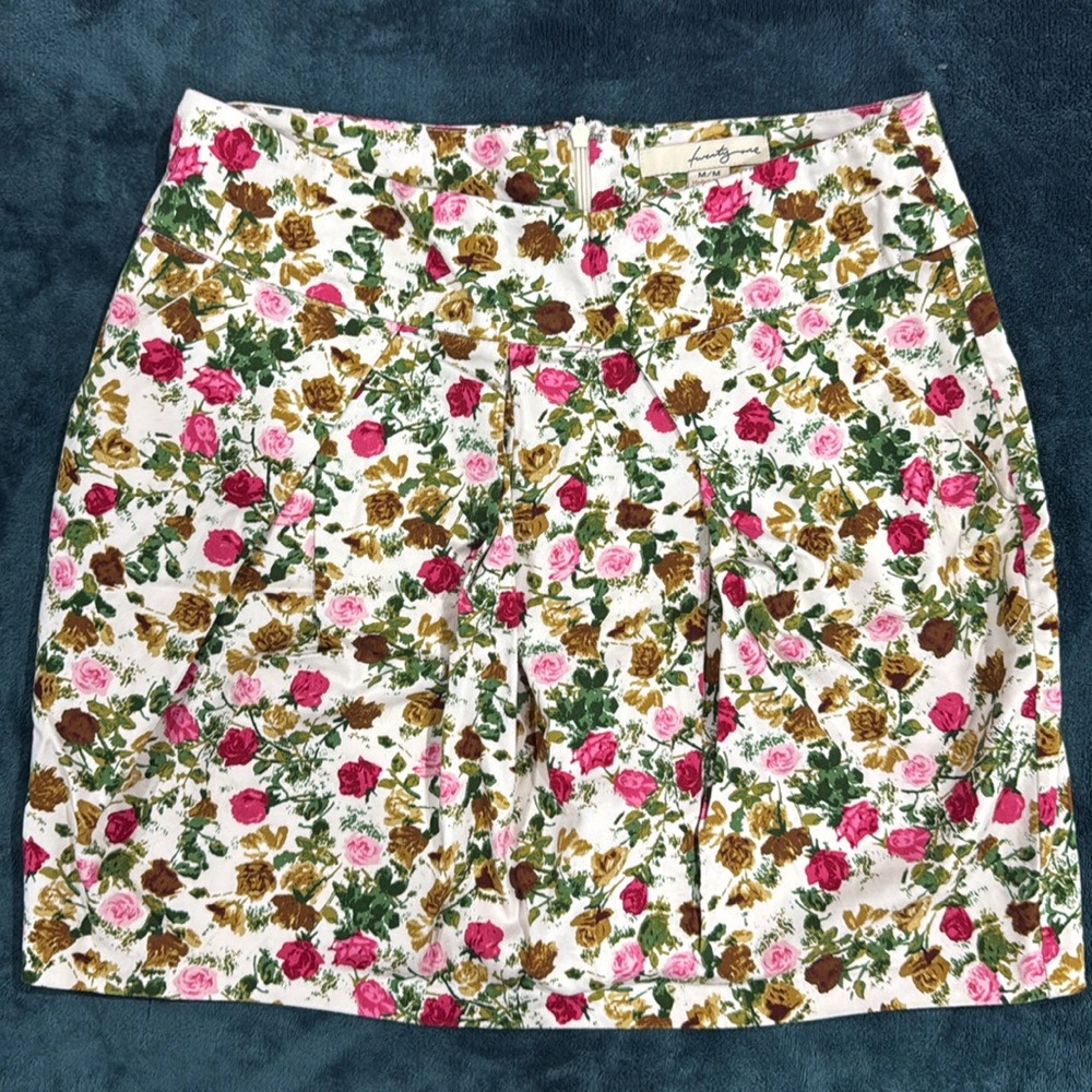 Floral
Mini skirt